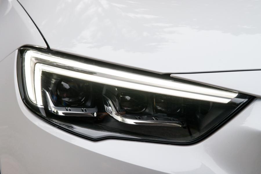 Детали экстерьера Vauxhall Insignia Country Tourer Turbo D 4x4 2017 года  (фото 21 из 21)